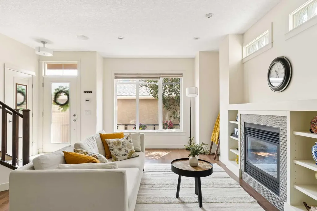 1932 35 Street SW Calgary AB T3E 2X3