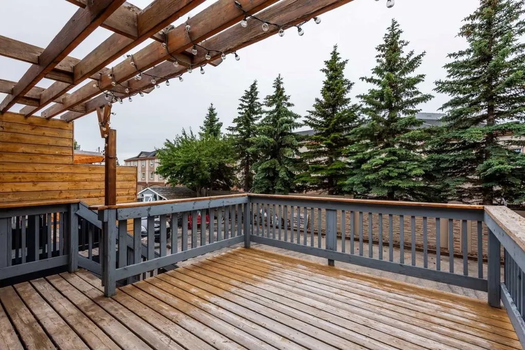 622 3 Street Strathmore AB T1P 1S3