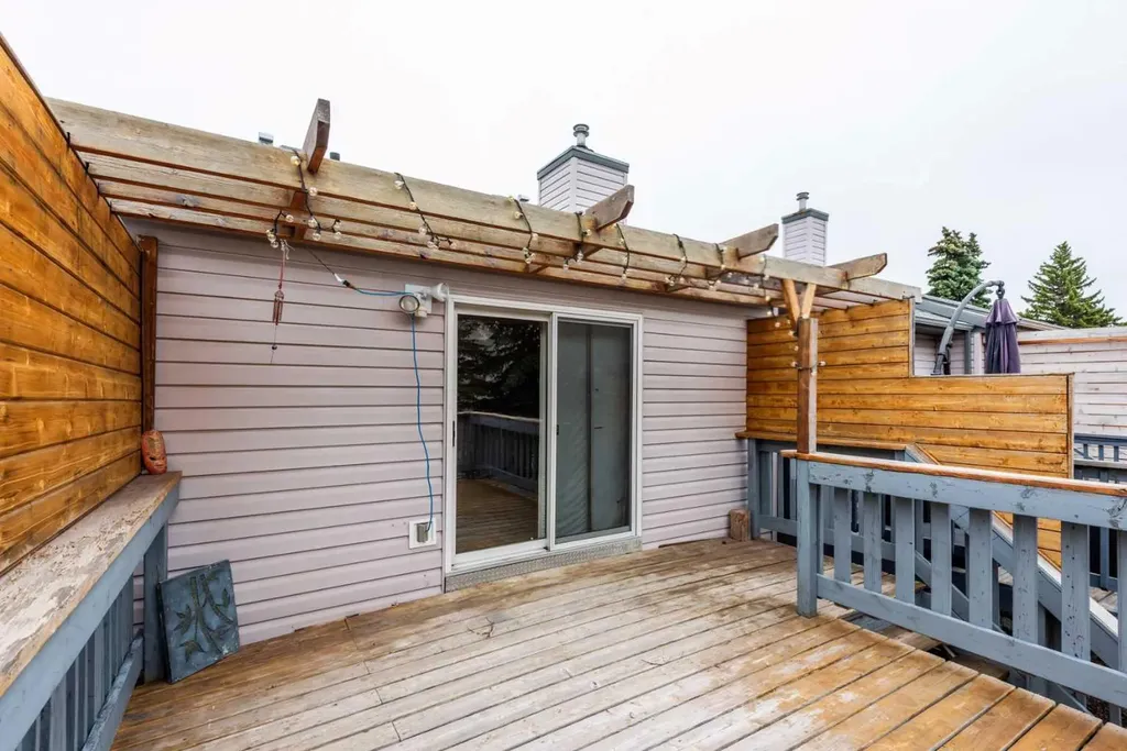 622 3 Street Strathmore AB T1P 1S3