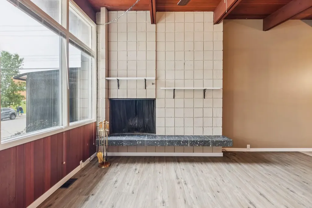 2144 Chilcotin Road NW Calgary AB T2L 0X1