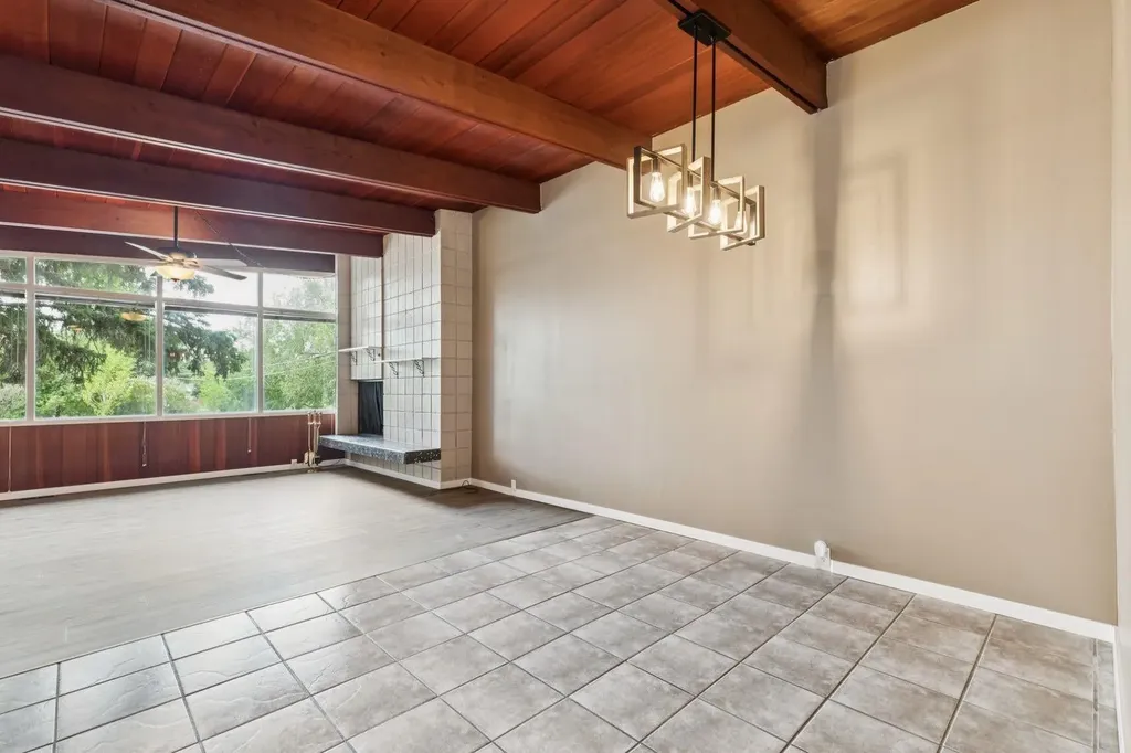 2144 Chilcotin Road NW Calgary AB T2L 0X1