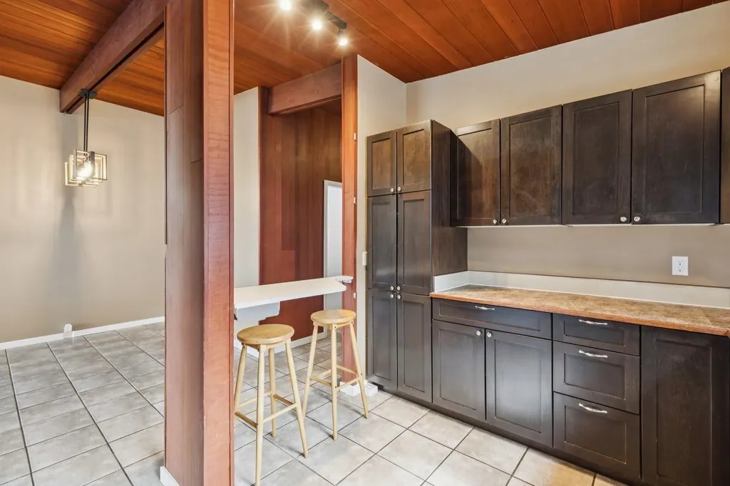 2144 Chilcotin Road NW Calgary AB T2L 0X1