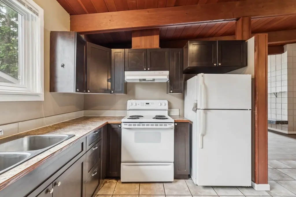 2144 Chilcotin Road NW Calgary AB T2L 0X1