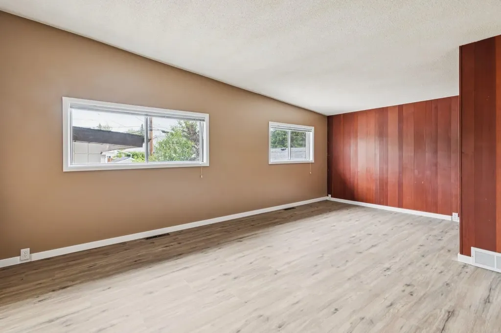 2144 Chilcotin Road NW Calgary AB T2L 0X1