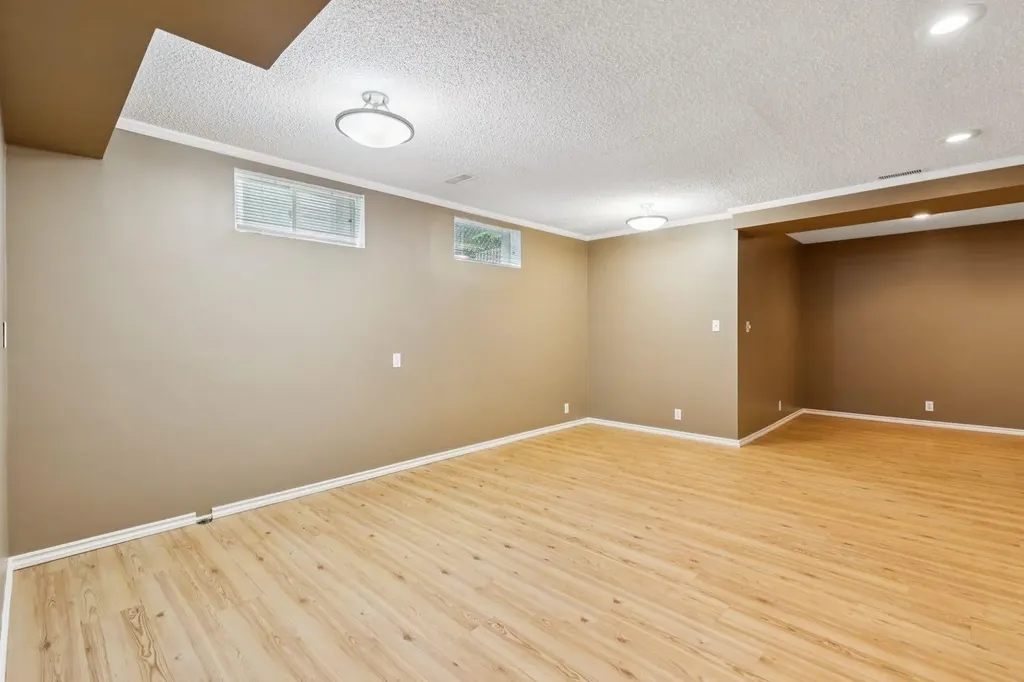 2144 Chilcotin Road NW Calgary AB T2L 0X1