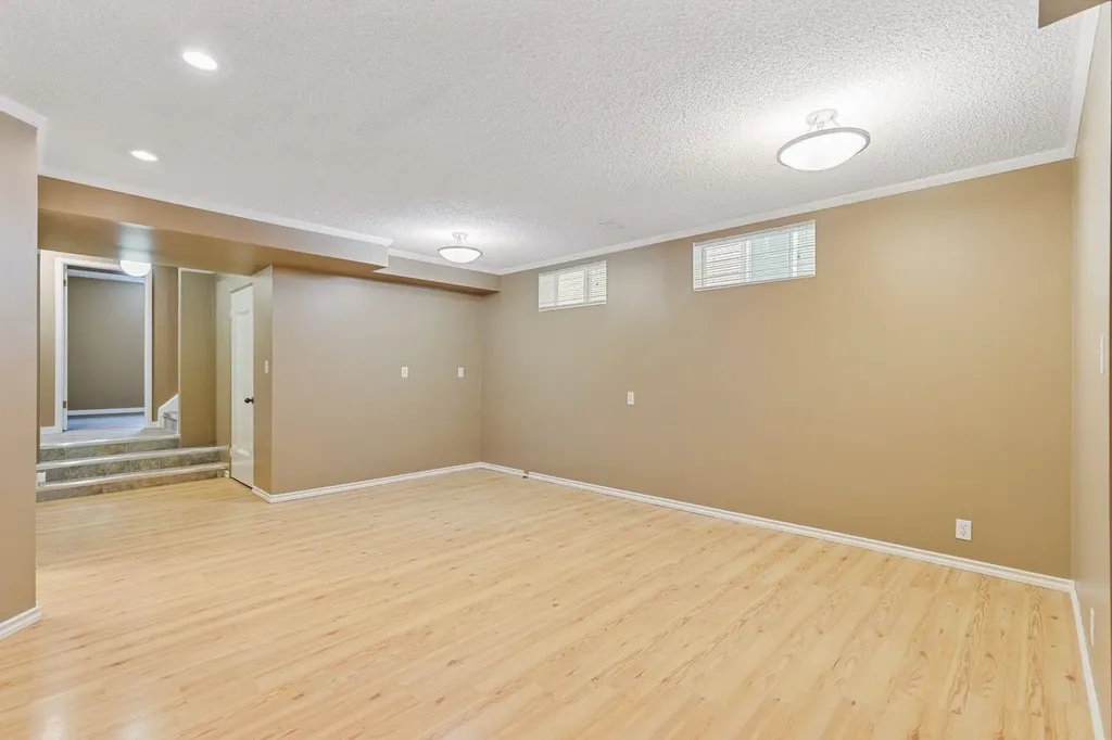 2144 Chilcotin Road NW Calgary AB T2L 0X1