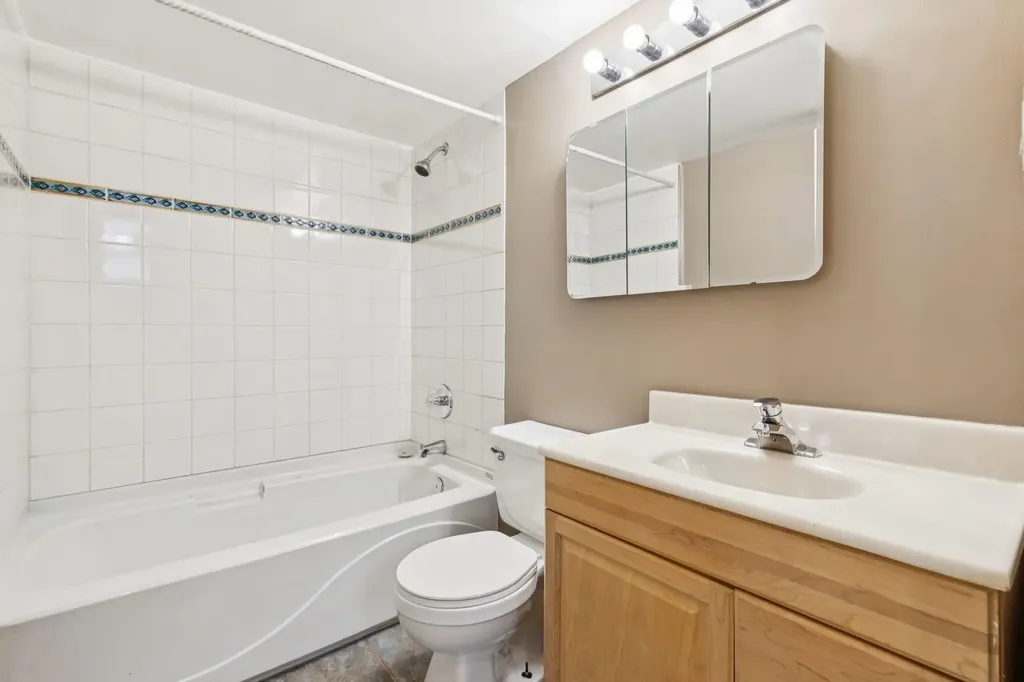 2144 Chilcotin Road NW Calgary AB T2L 0X1