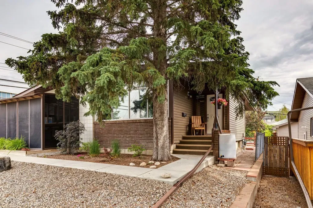 2144 Chilcotin Road NW Calgary AB T2L 0X1