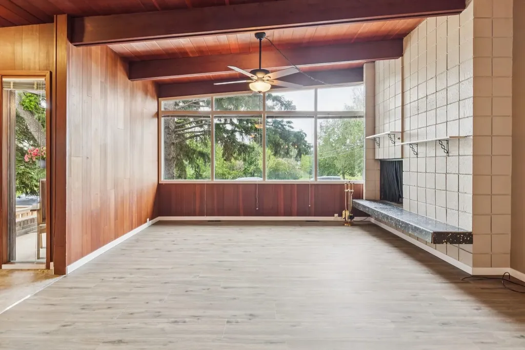 2144 Chilcotin Road NW Calgary AB T2L 0X1