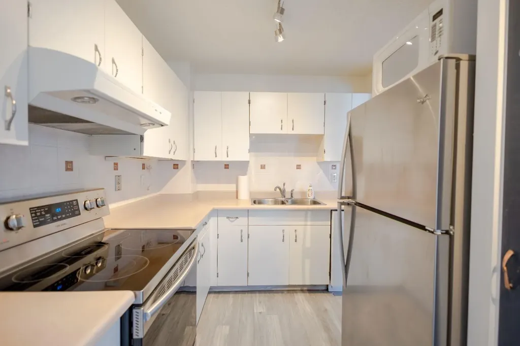 116 Silver Crest Drive NW Calgary AB T3B 4N9