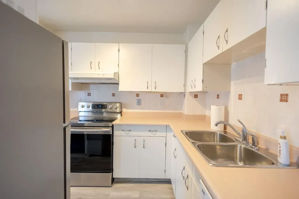 116 Silver Crest Drive NW Calgary AB T3B 4N9