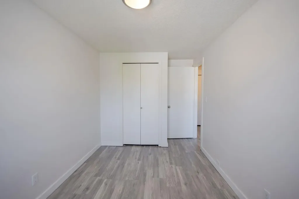116 Silver Crest Drive NW Calgary AB T3B 4N9