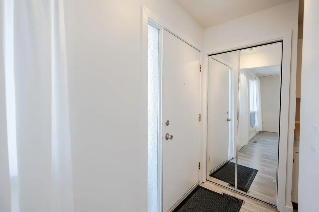 116 Silver Crest Drive NW Calgary AB T3B 4N9