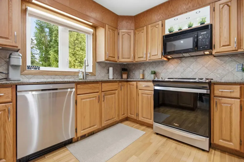 92 Mccullough Crescent Red Deer AB T4R 1S7