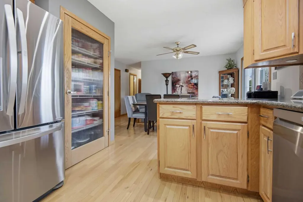 92 Mccullough Crescent Red Deer AB T4R 1S7