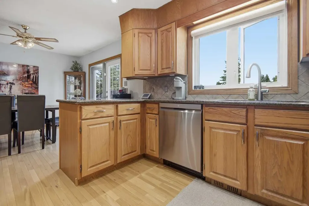 92 Mccullough Crescent Red Deer AB T4R 1S7