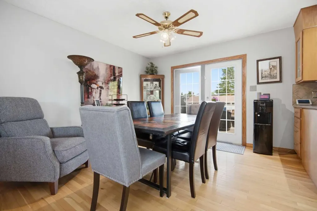 92 Mccullough Crescent Red Deer AB T4R 1S7