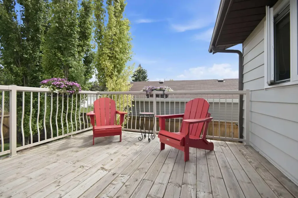 92 Mccullough Crescent Red Deer AB T4R 1S7