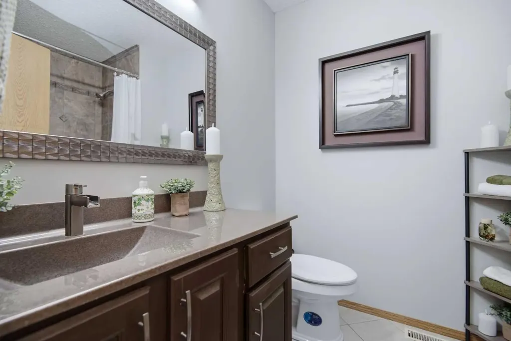 92 Mccullough Crescent Red Deer AB T4R 1S7