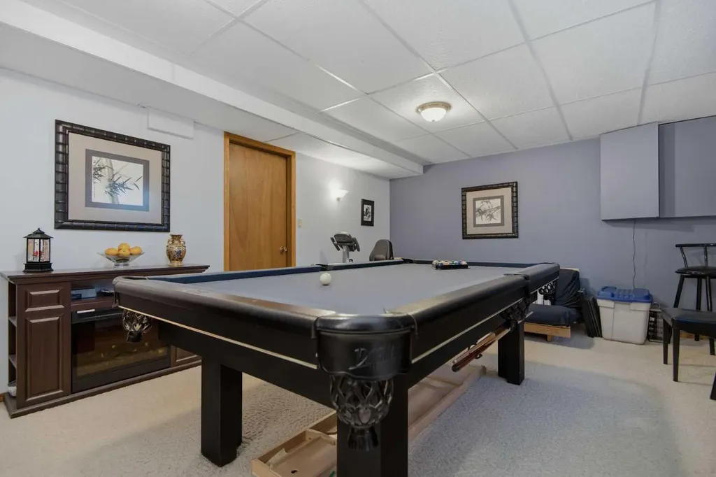 92 Mccullough Crescent Red Deer AB T4R 1S7