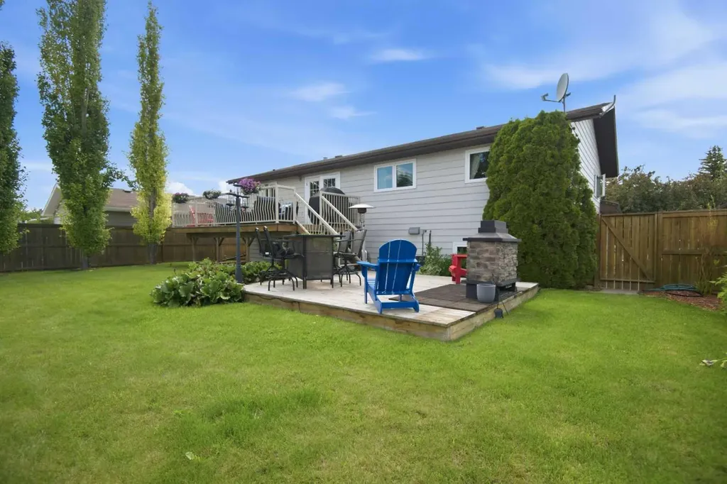 92 Mccullough Crescent Red Deer AB T4R 1S7