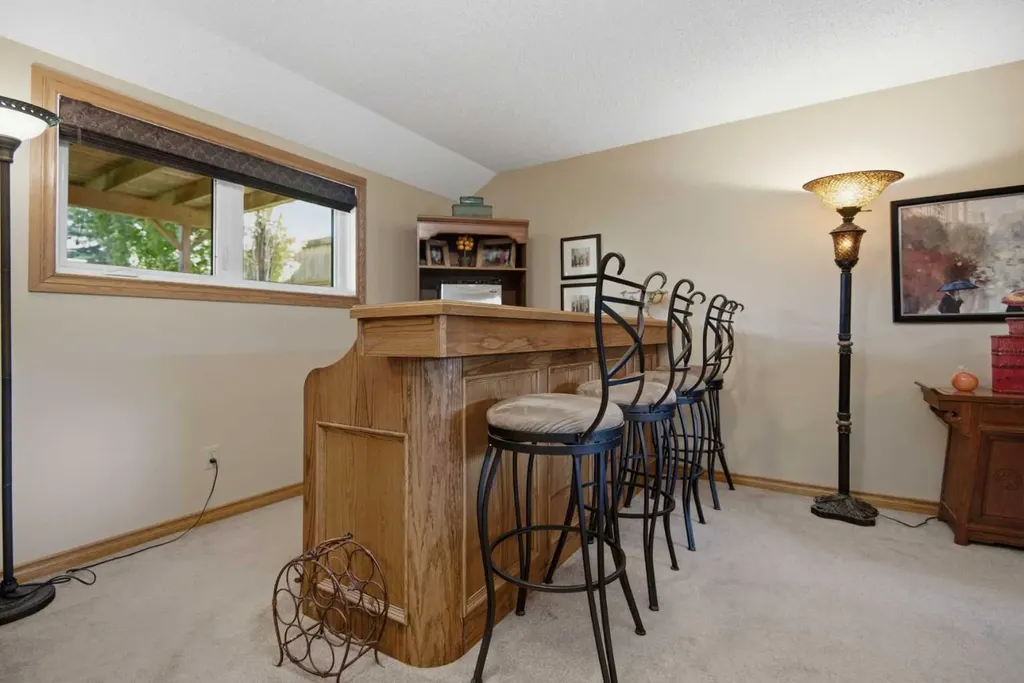 92 Mccullough Crescent Red Deer AB T4R 1S7