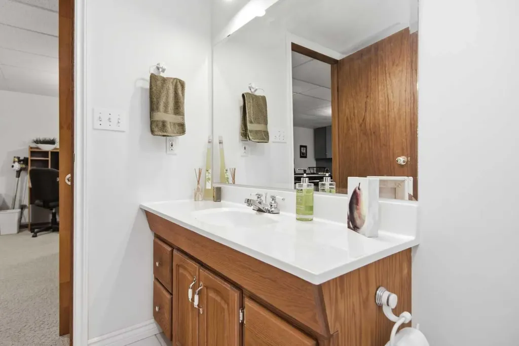 92 Mccullough Crescent Red Deer AB T4R 1S7