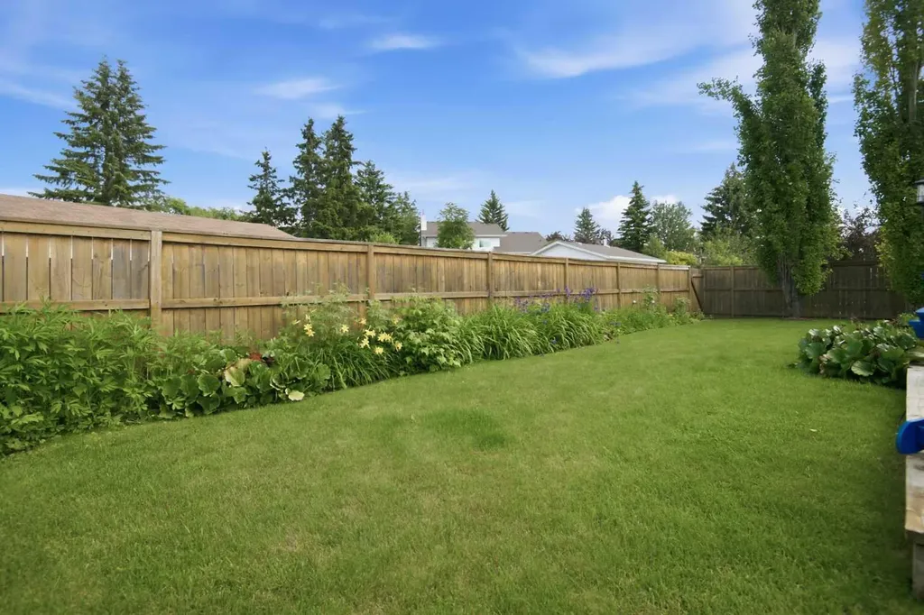 92 Mccullough Crescent Red Deer AB T4R 1S7