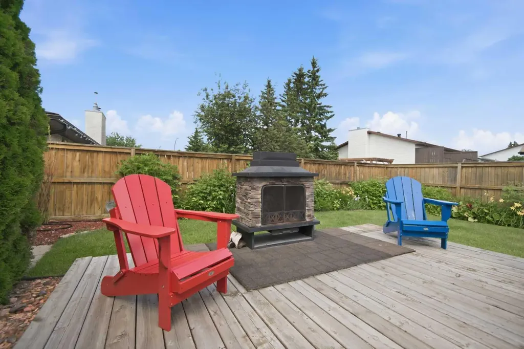 92 Mccullough Crescent Red Deer AB T4R 1S7