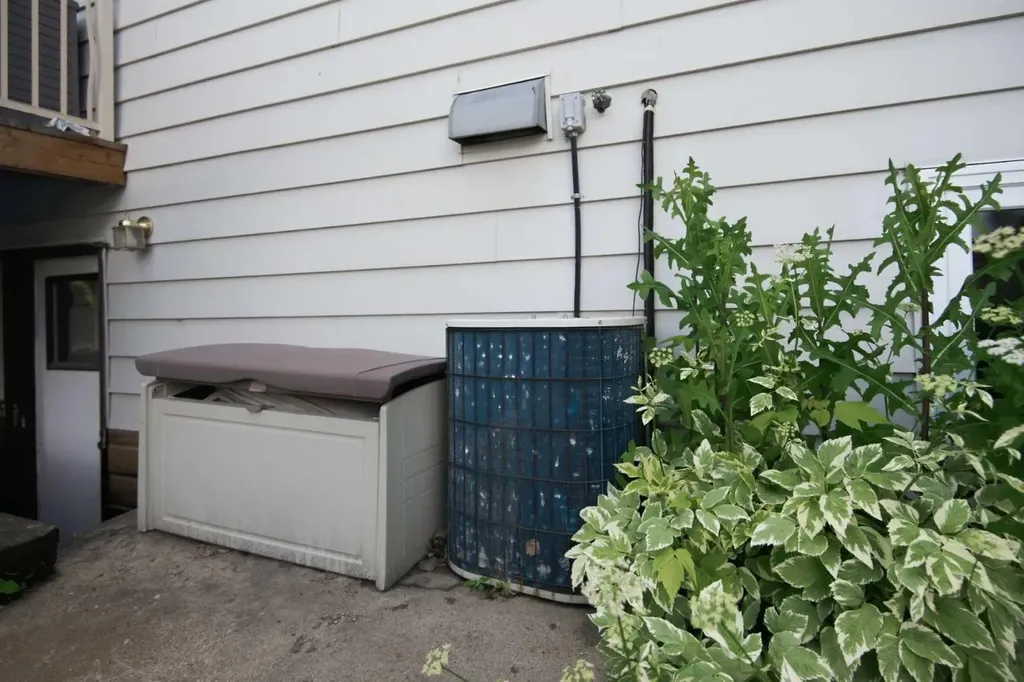 92 Mccullough Crescent Red Deer AB T4R 1S7