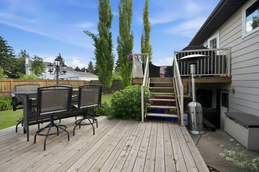 92 Mccullough Crescent Red Deer AB T4R 1S7