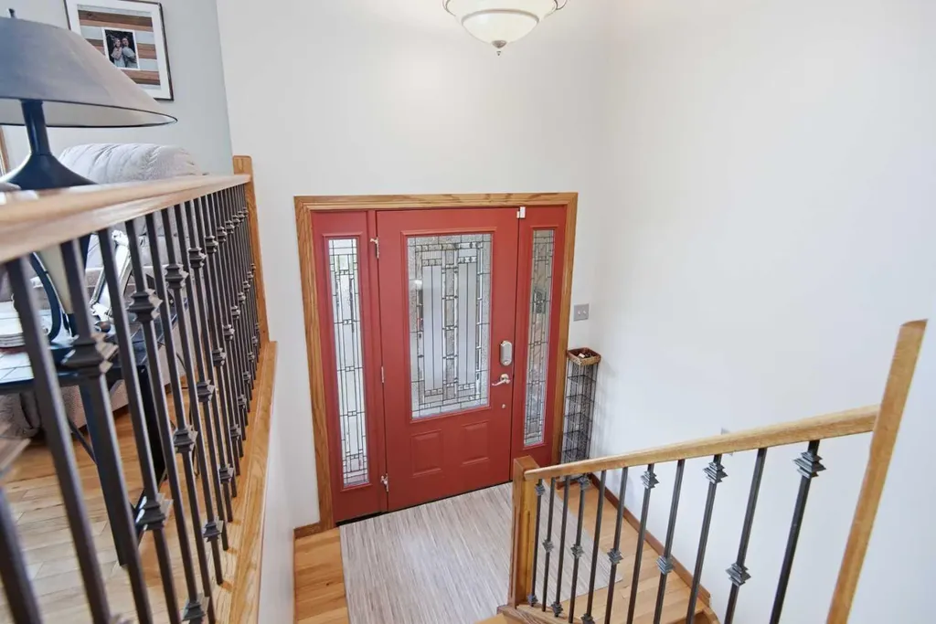 92 Mccullough Crescent Red Deer AB T4R 1S7