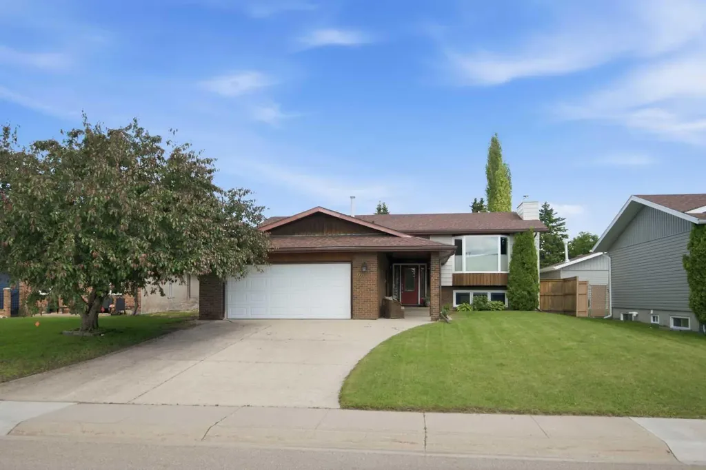 92 Mccullough Crescent Red Deer AB T4R 1S7