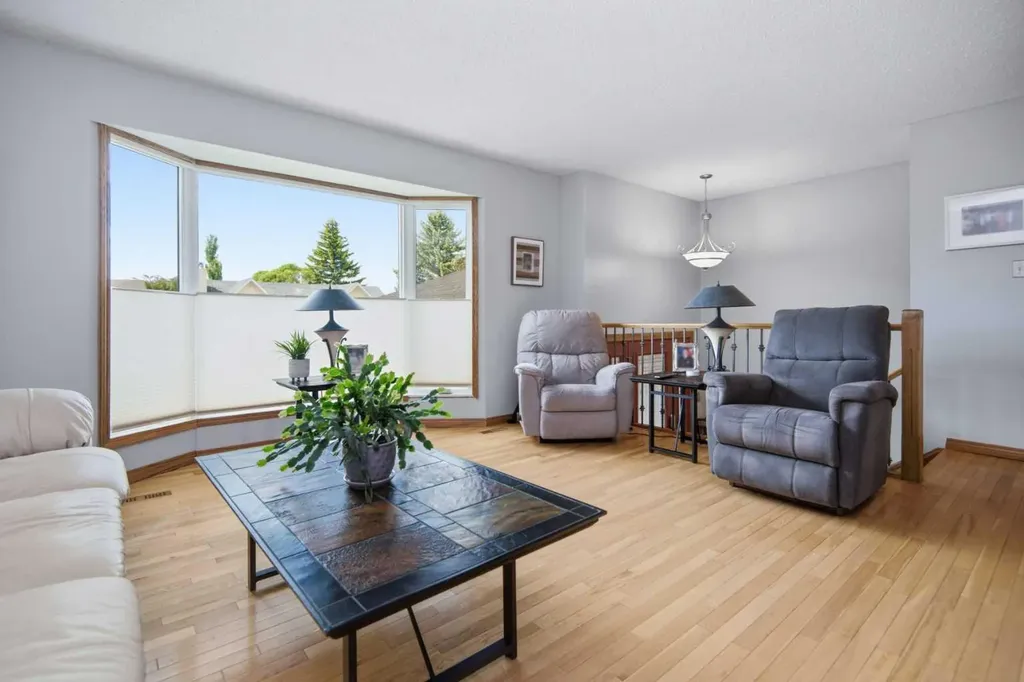 92 Mccullough Crescent Red Deer AB T4R 1S7