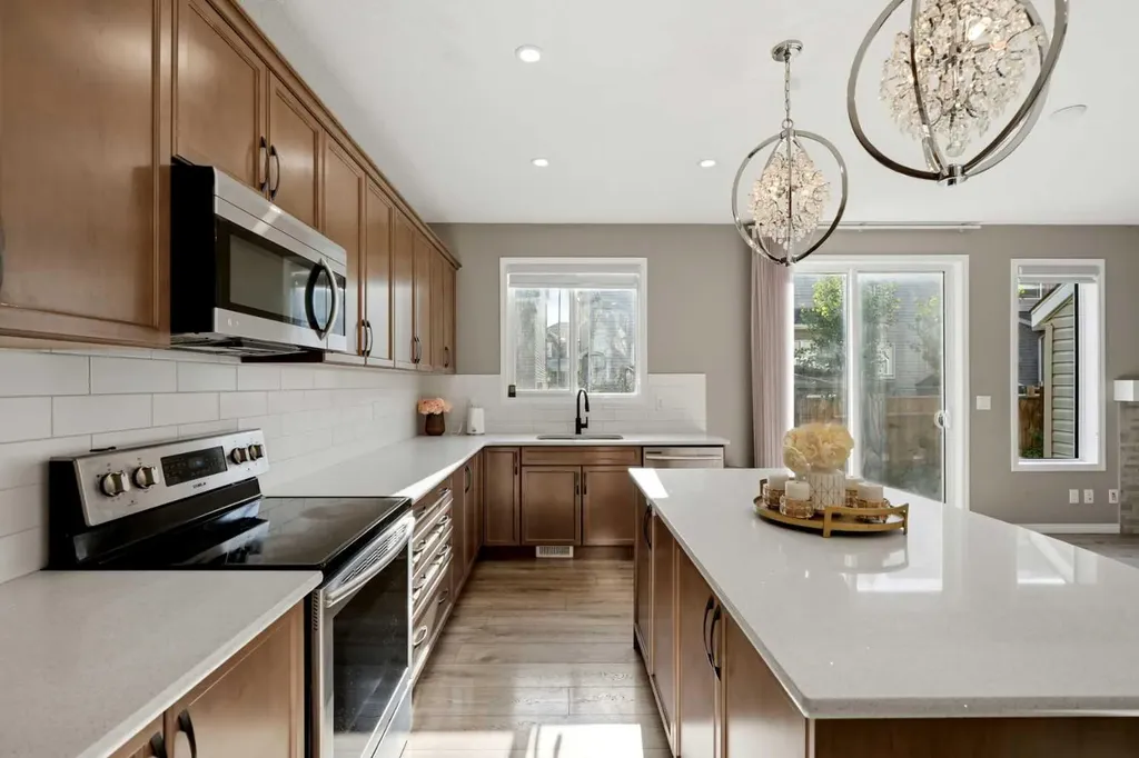 17 Carrington Manor NW Calgary AB T3P 0Z2