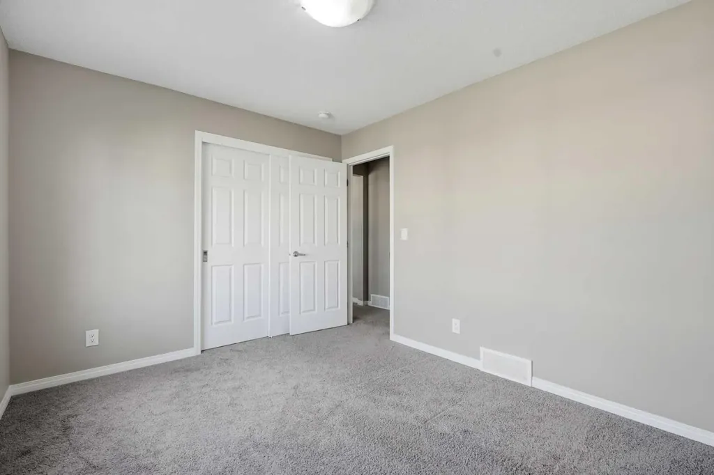17 Carrington Manor NW Calgary AB T3P 0Z2