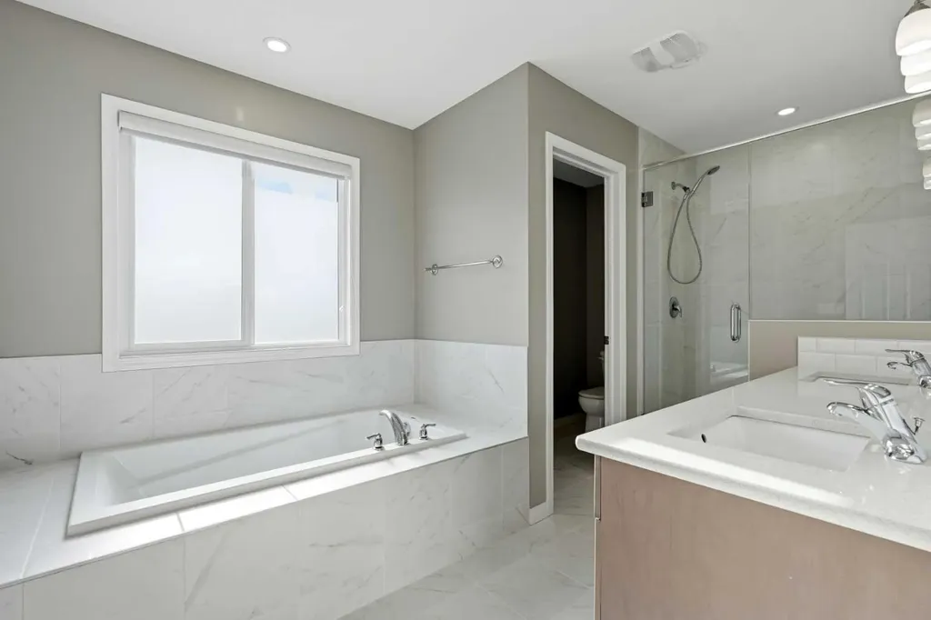 17 Carrington Manor NW Calgary AB T3P 0Z2