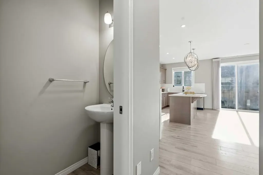 17 Carrington Manor NW Calgary AB T3P 0Z2