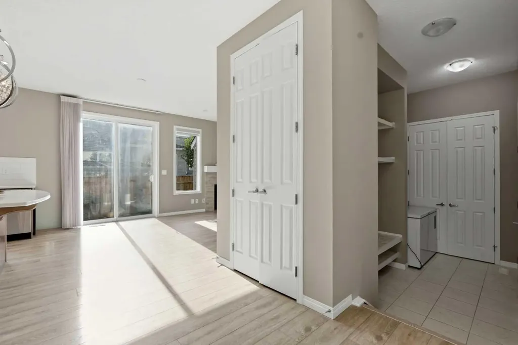 17 Carrington Manor NW Calgary AB T3P 0Z2