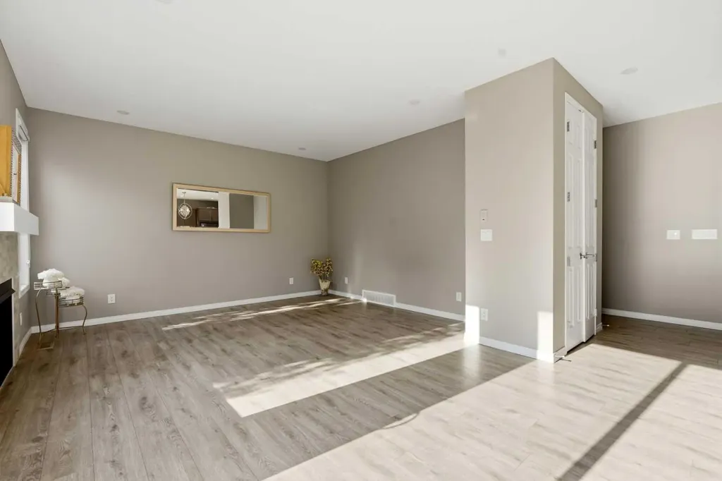 17 Carrington Manor NW Calgary AB T3P 0Z2