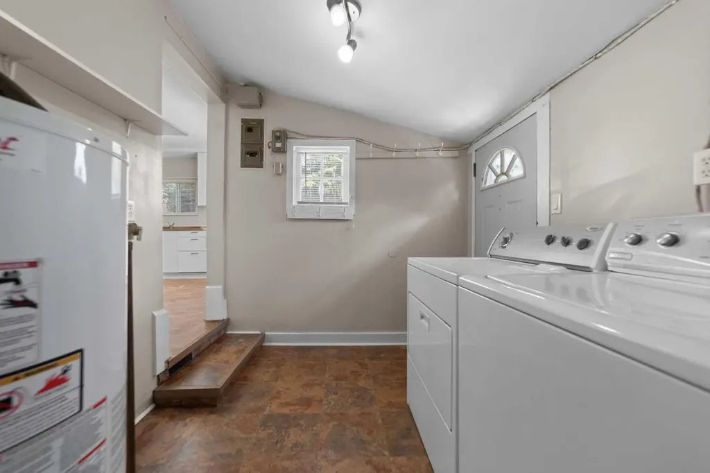 5137 50 Street Daysland AB T0B 1A0