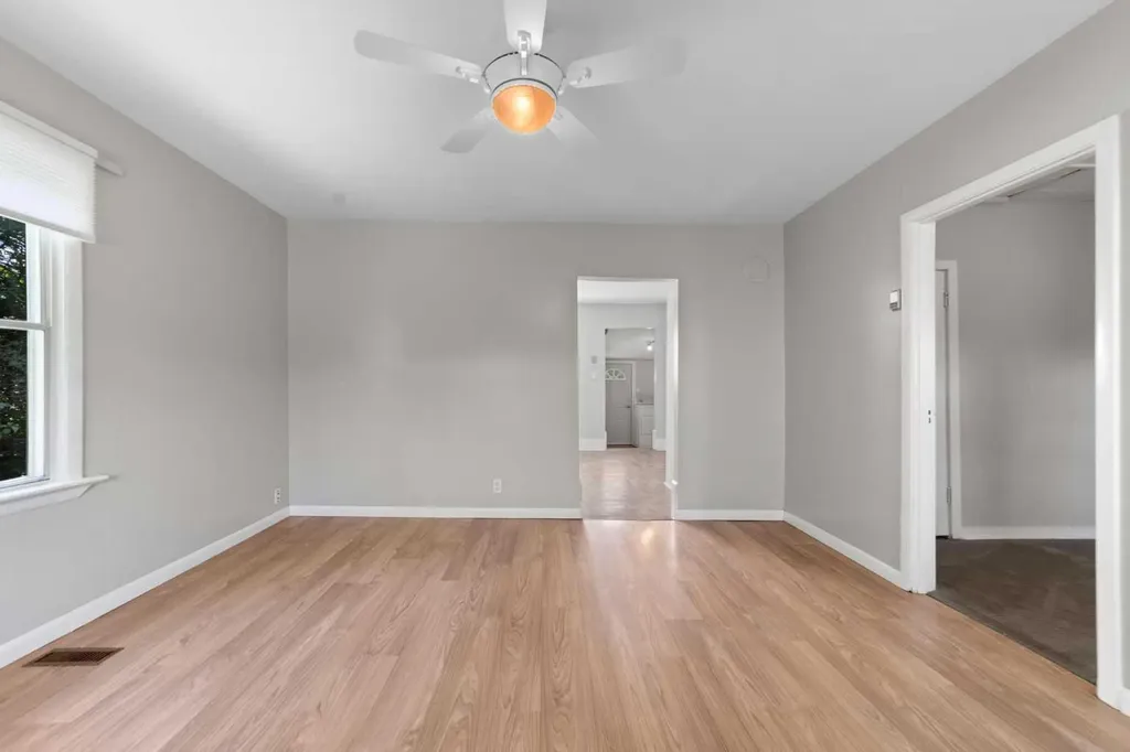 5137 50 Street Daysland AB T0B 1A0