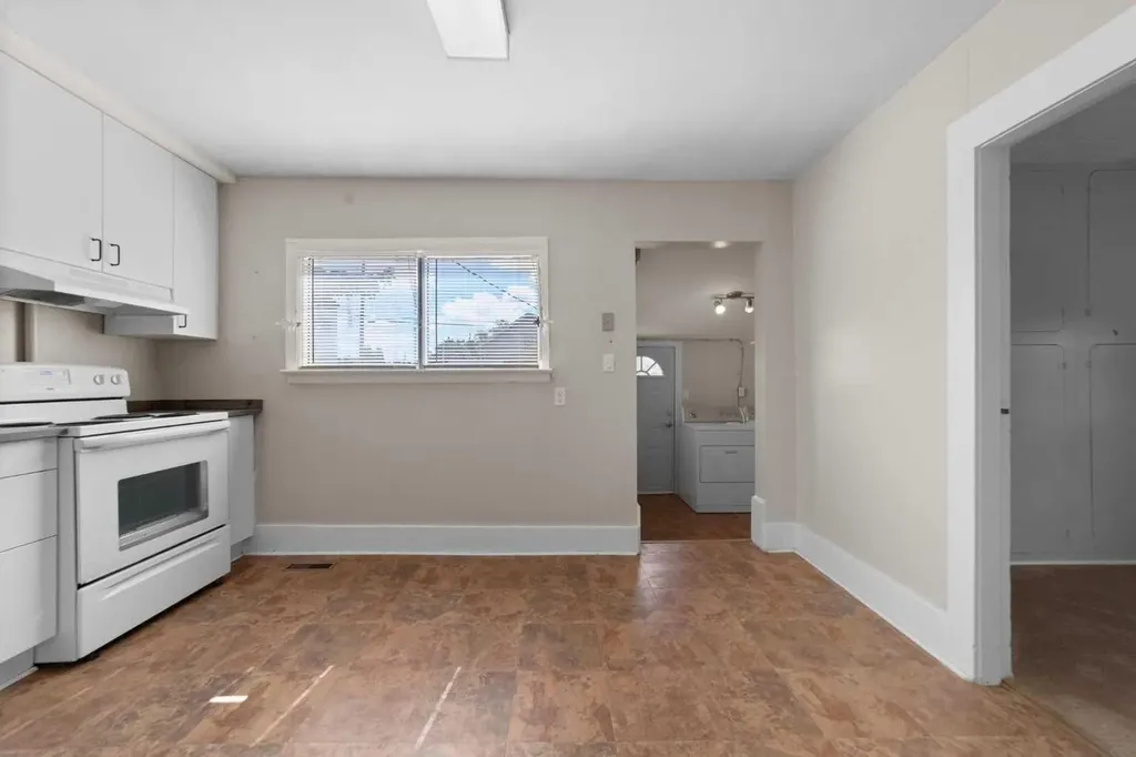 5137 50 Street Daysland AB T0B 1A0