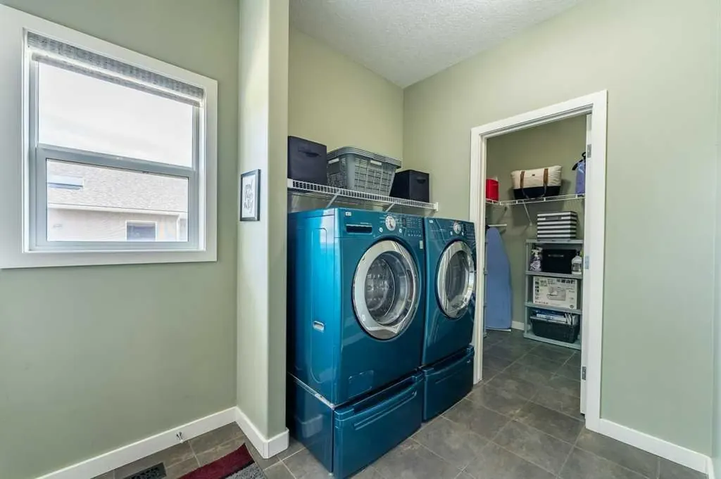 472 Sunset Link Crossfield AB T0M 0S0