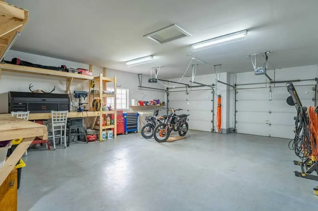 472 Sunset Link Crossfield AB T0M 0S0