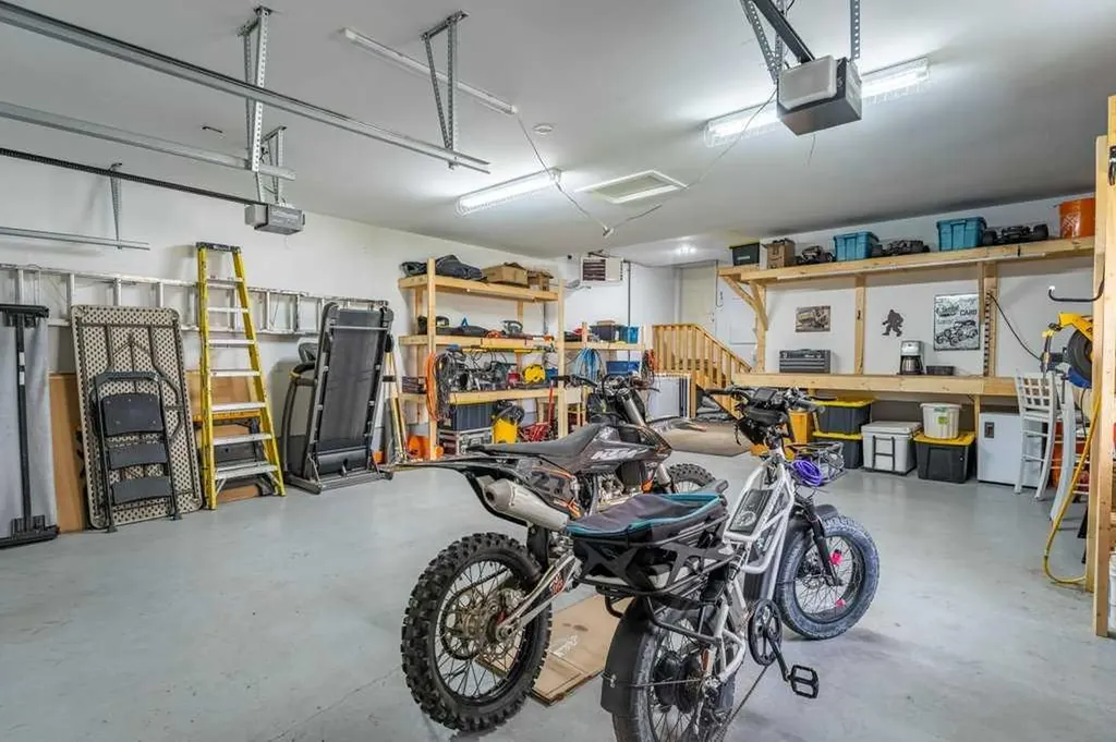472 Sunset Link Crossfield AB T0M 0S0