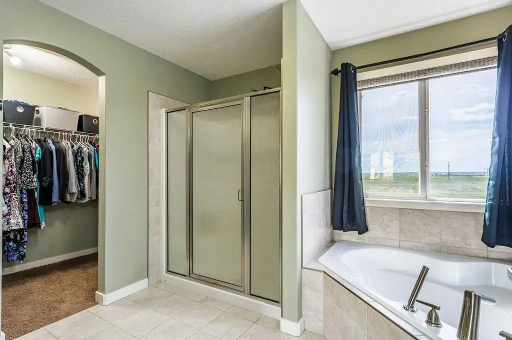 472 Sunset Link Crossfield AB T0M 0S0