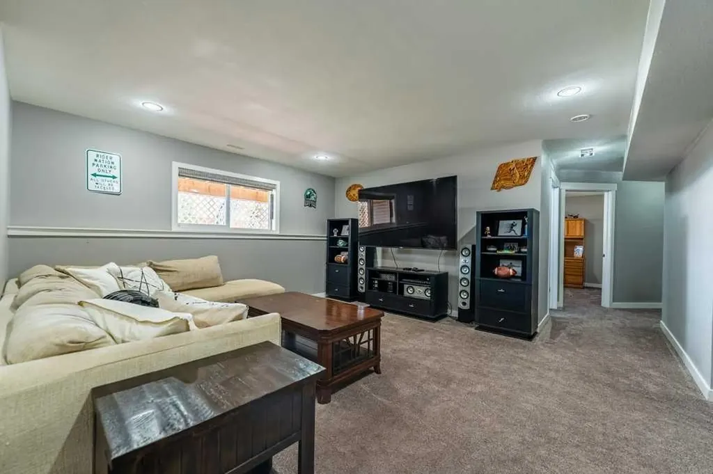 472 Sunset Link Crossfield AB T0M 0S0