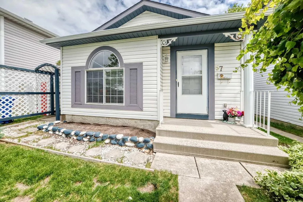 57 San Diego Way NE Calgary AB T1Y 7A5