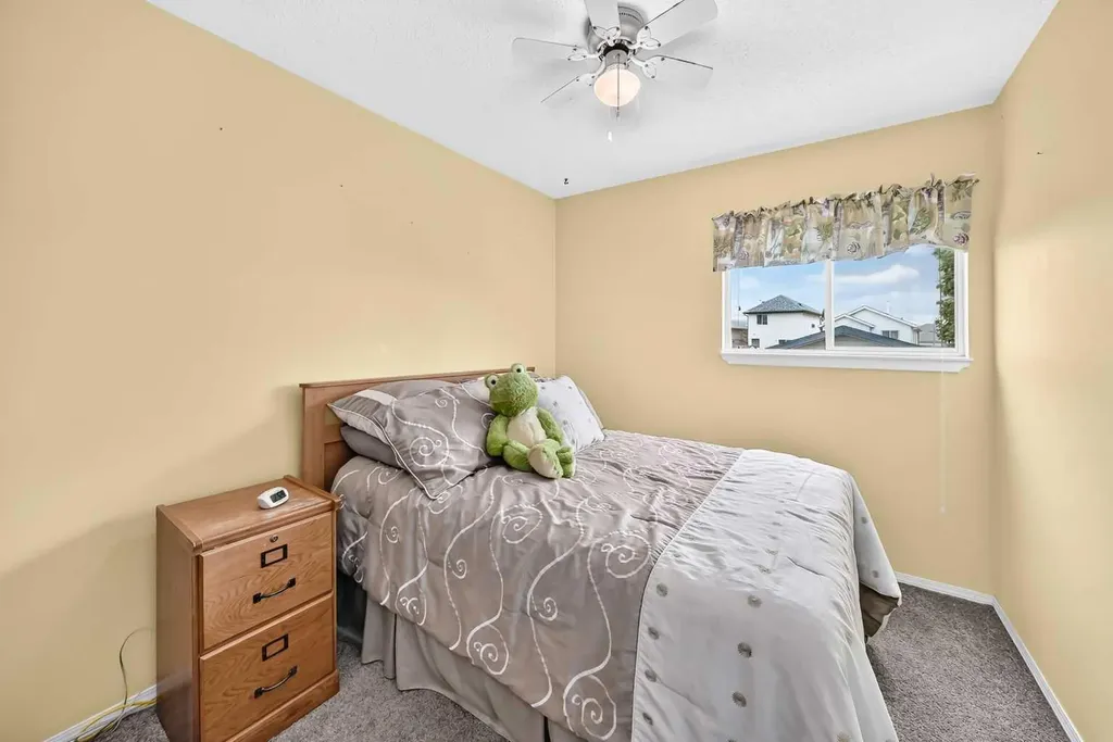 57 San Diego Way NE Calgary AB T1Y 7A5